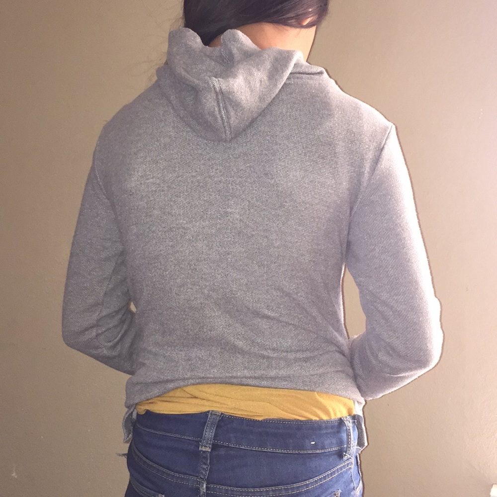 2 Sweaters - Picture 2 of 8